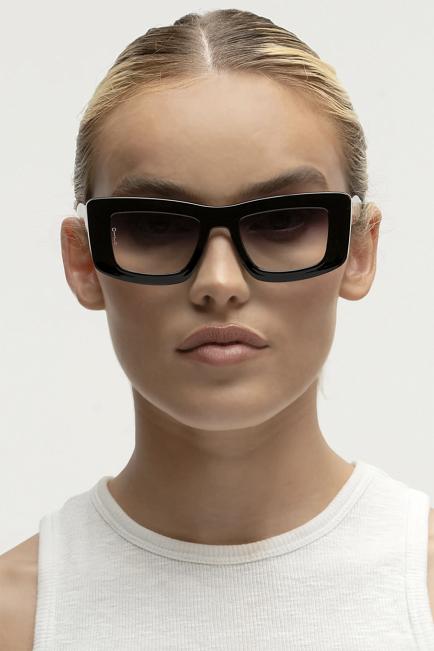 Otra Eyewear Marsha Black/Smoke Fade solbriller