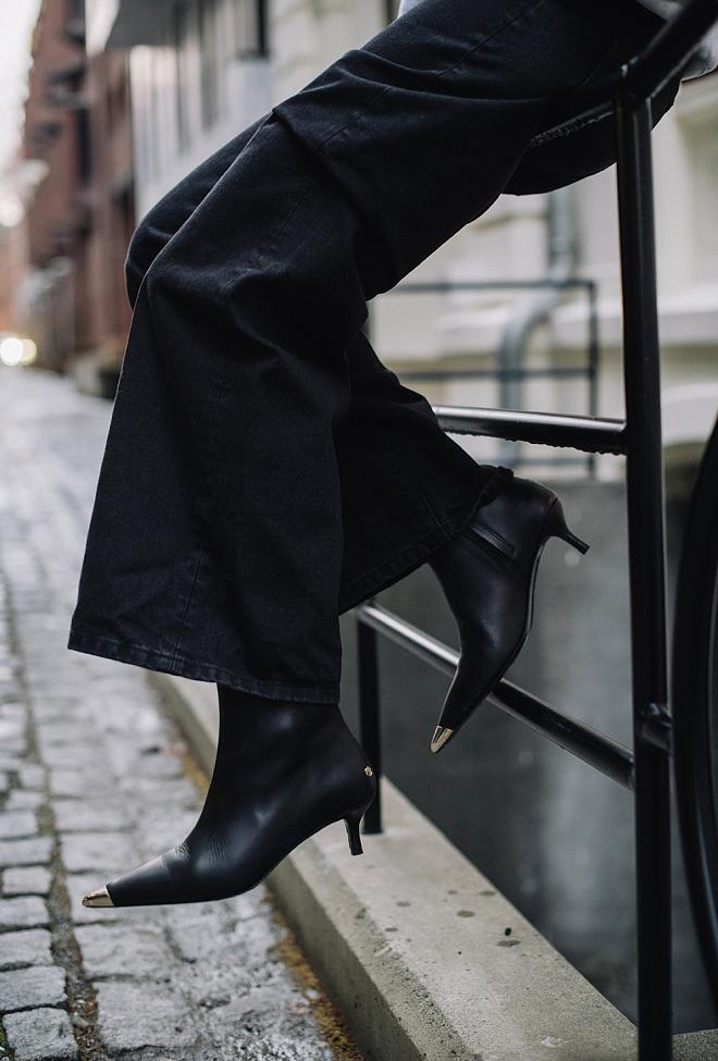 Anine Bing Gia Boots With Metal Toe Cap Black ankelstøvletter